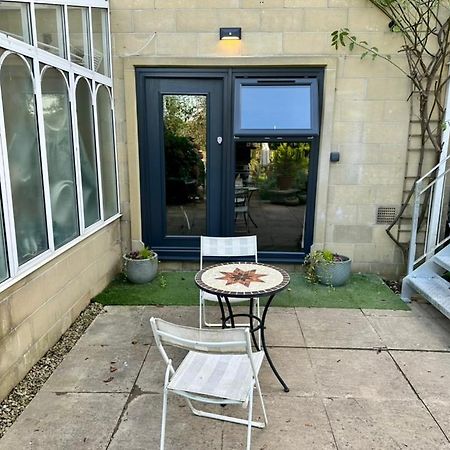The Retreat, Luxury Studio Apartment In Bath With Parking Экстерьер фото